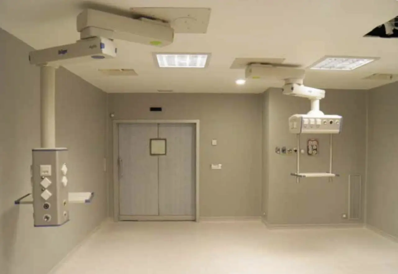 Proyecto Revestimiento Antigolpes Lexan Cliniwall
